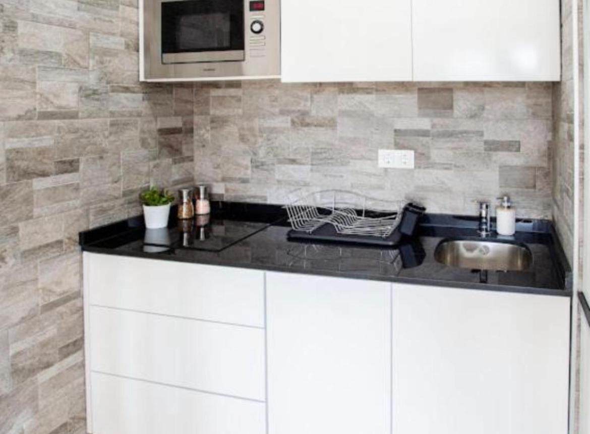 Ole Studio Apartment Рохалес Екстериор снимка